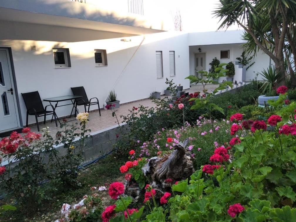 Golden Sun Apartments Rodakino Zewnętrze zdjęcie