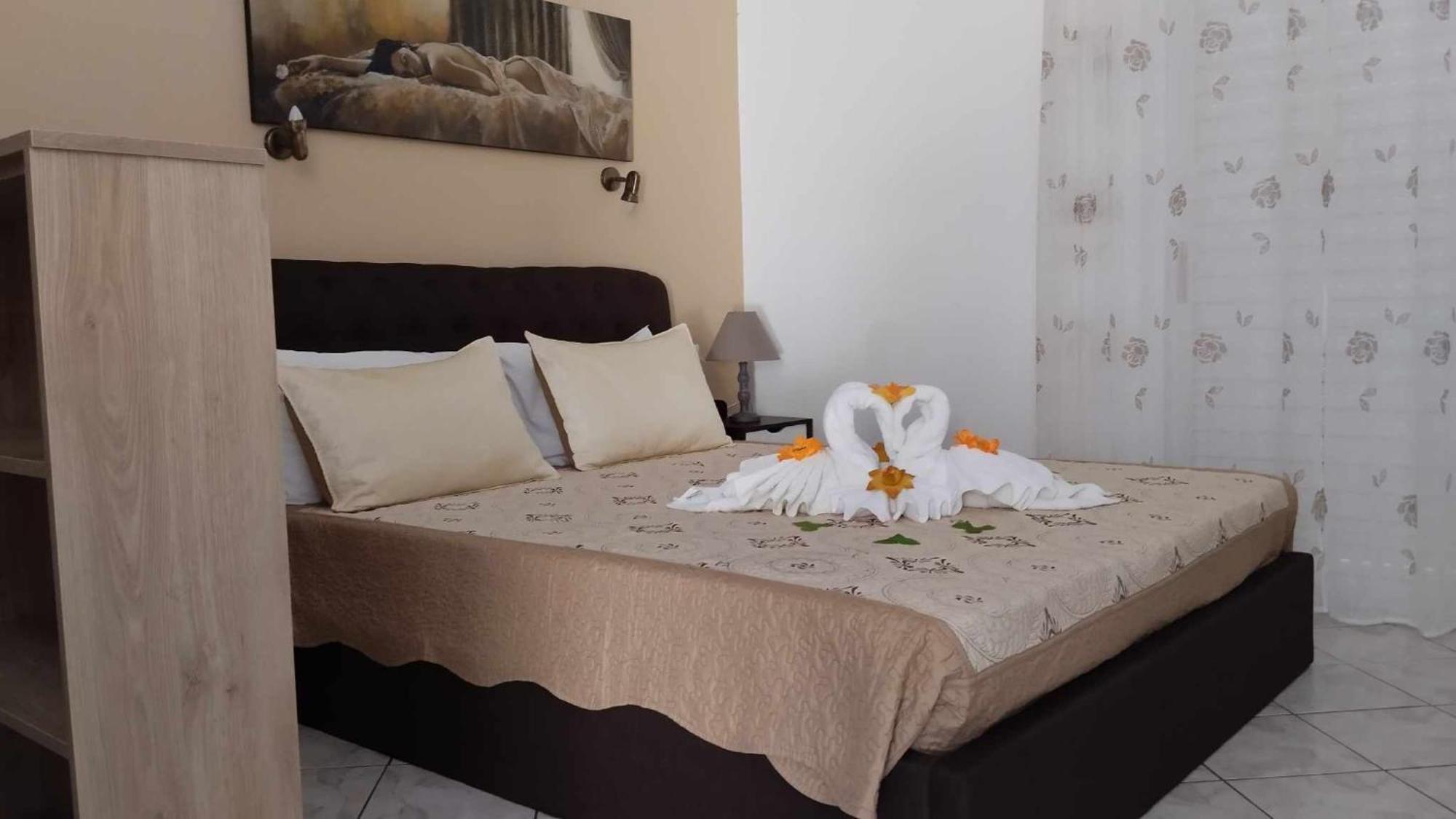 Golden Sun Apartments Rodakino Zewnętrze zdjęcie
